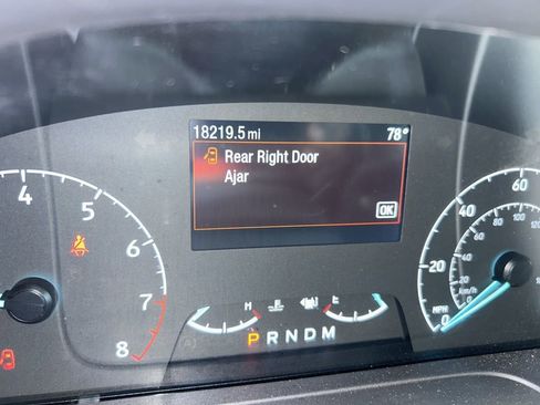 Used 2025 Ford Transit 350 XLT image 5