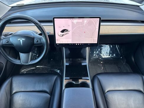 Used 2018 Tesla Model 3 Long Range image 3