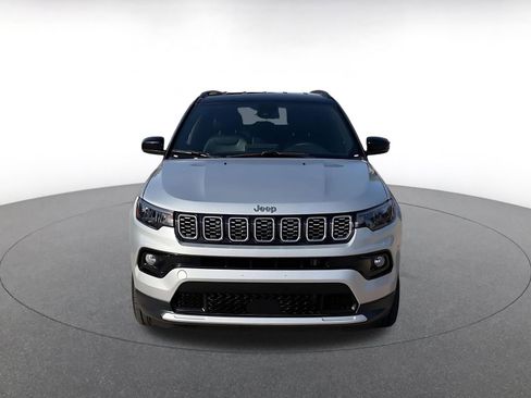 Used 2025 Jeep Compass Limited AWD/4WD image 3