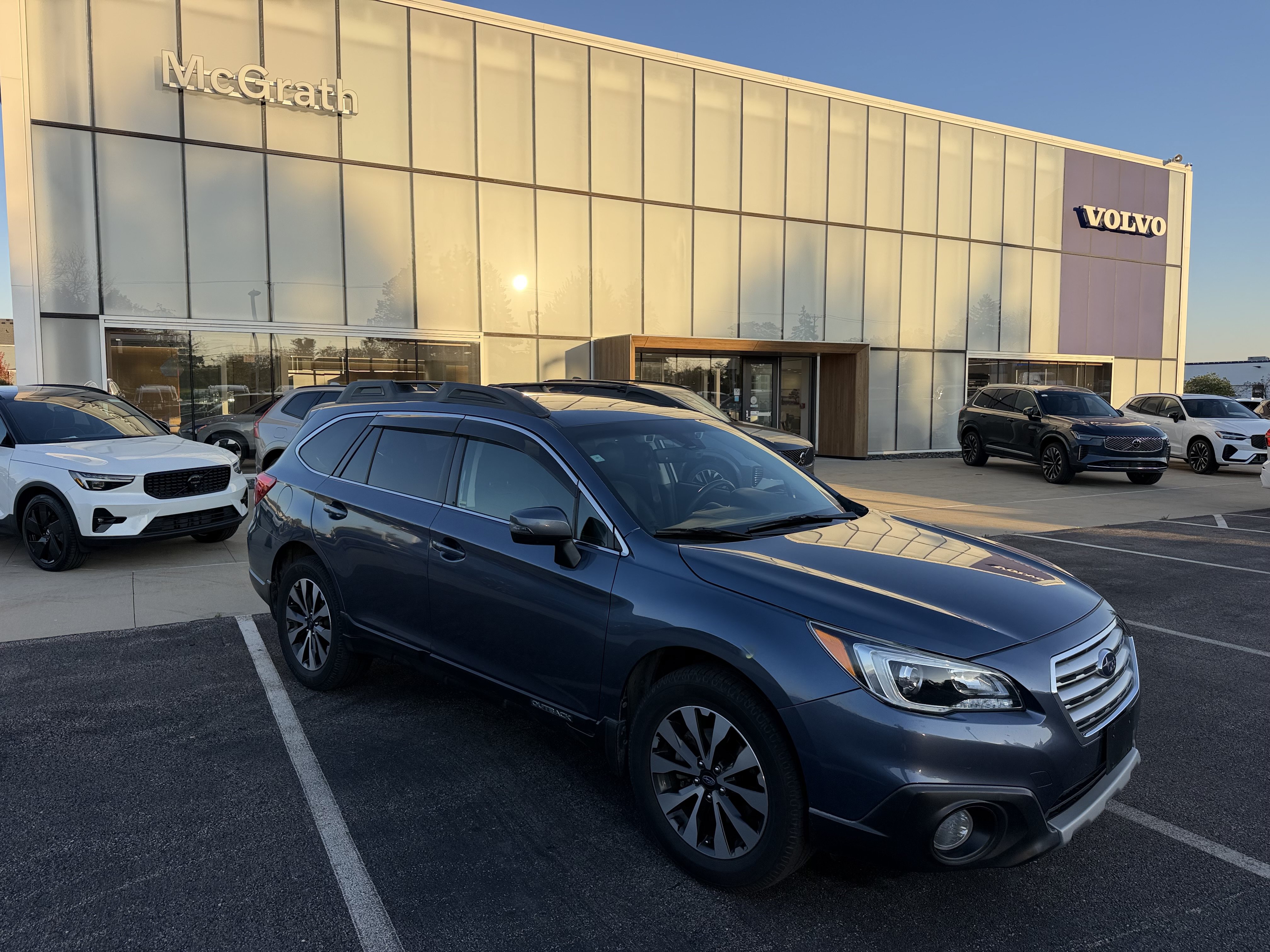 Used 2017 Subaru Outback 2.5i Limited AWD/4WD image 3