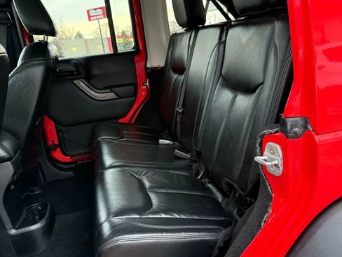 Used 2013 Jeep Wrangler Unlimited Sahara image 11