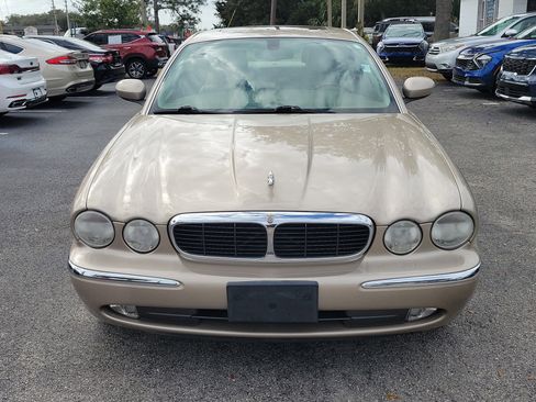 Used 2004 Jaguar XJ8 image 2