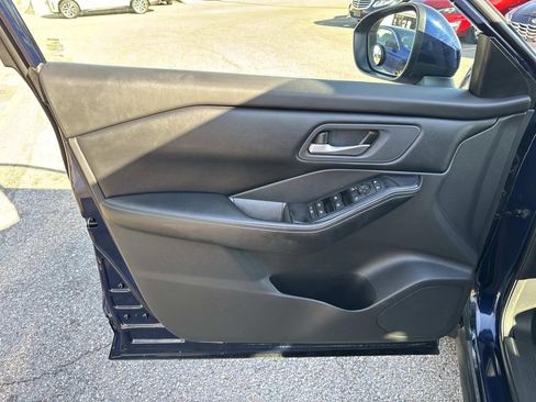 Used 2025 Nissan Rogue SV image 20