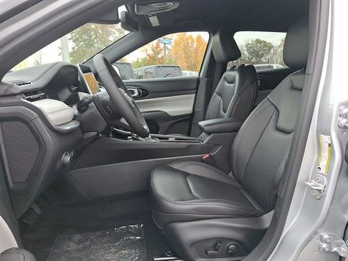 New 2026 Jeep Compass Limited image 10