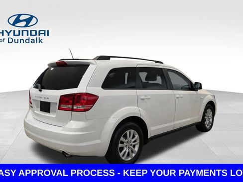 Used 2019 Dodge Journey SE FWD image 2