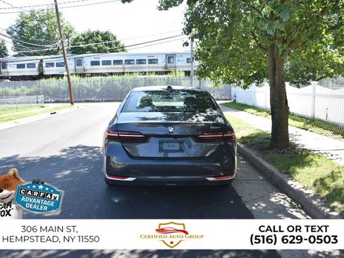 Used 2025 BMW 530i w/ Premium Package RWD image 5