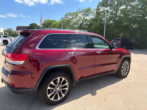 Used 2018 Jeep Grand Cherokee Limited w/ Trailer Tow Group IV AWD/4WD image 4
