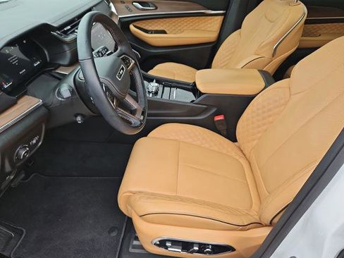 Used 2025 Jeep Grand Cherokee Summit w/ Obsidian Package AWD/4WD image 20