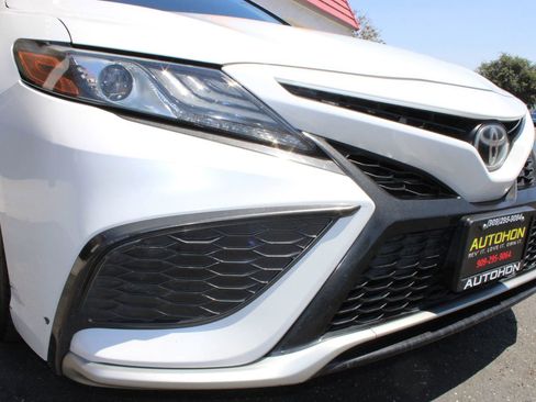 Used 2021 Toyota Camry XSE FWD image 5