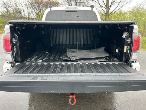 Used 2023 Toyota Tacoma TRD Sport w/ Technology Package AWD/4WD image 31