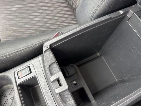 Used 2018 Nissan Rogue SV w/ Premium Package image 26