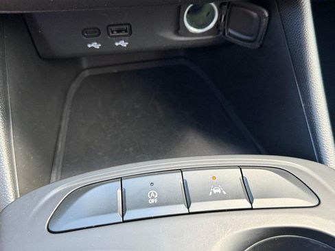 Used 2025 Buick Envista Preferred FWD image 39