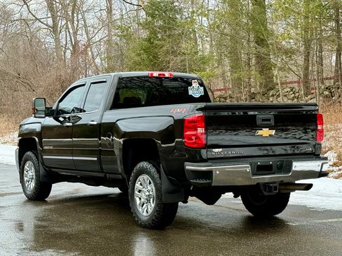 Used 2018 Chevrolet Silverado 2500 LTZ w/ LTZ Plus Package image 2