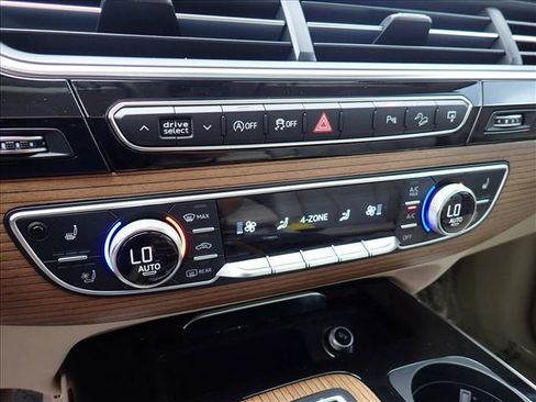 Used 2017 Audi Q7 3.0T Prestige AWD/4WD image 22