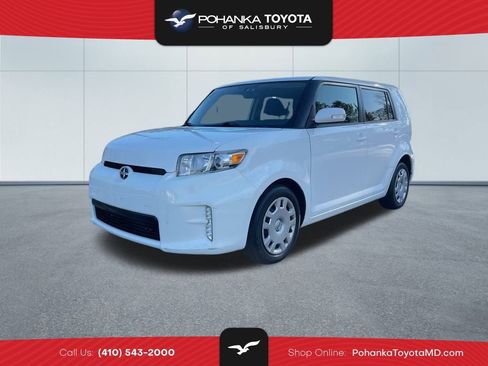 Used 2015 Scion xB image 1