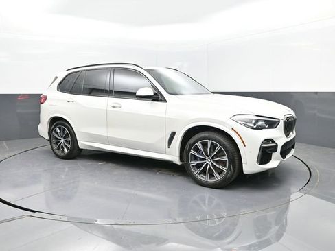 Used 2020 BMW X5 M50i w/ Premium Package image 32