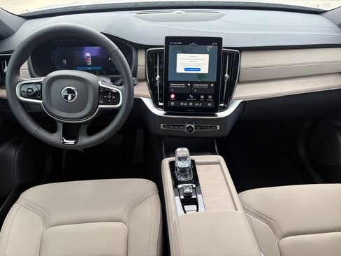 New 2025 Volvo XC90 T8 Core image 10