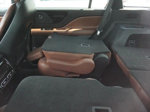 Used 2023 Lincoln Aviator Reserve w/ Equipment Group 201A RWD image 12