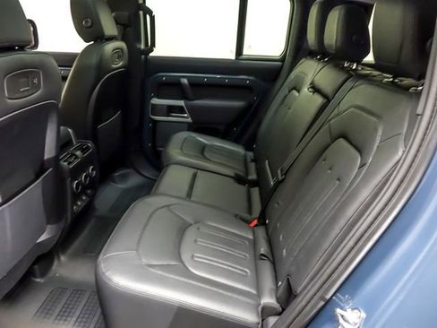 Used 2022 Land Rover Defender 110 SE AWD/4WD image 11