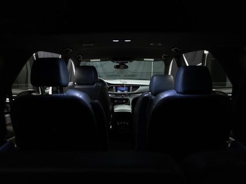 Used 2022 Buick Enclave Essence image 15