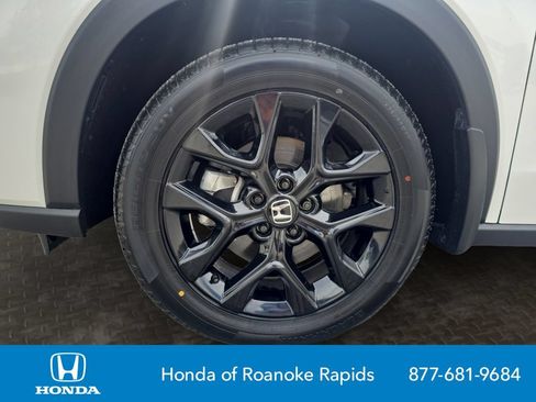 Used 2025 Honda HR-V Sport image 9