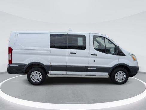 Used 2016 Ford Transit 250 130 Low Roof w/ Exterior Upgrade Package RWD image 4
