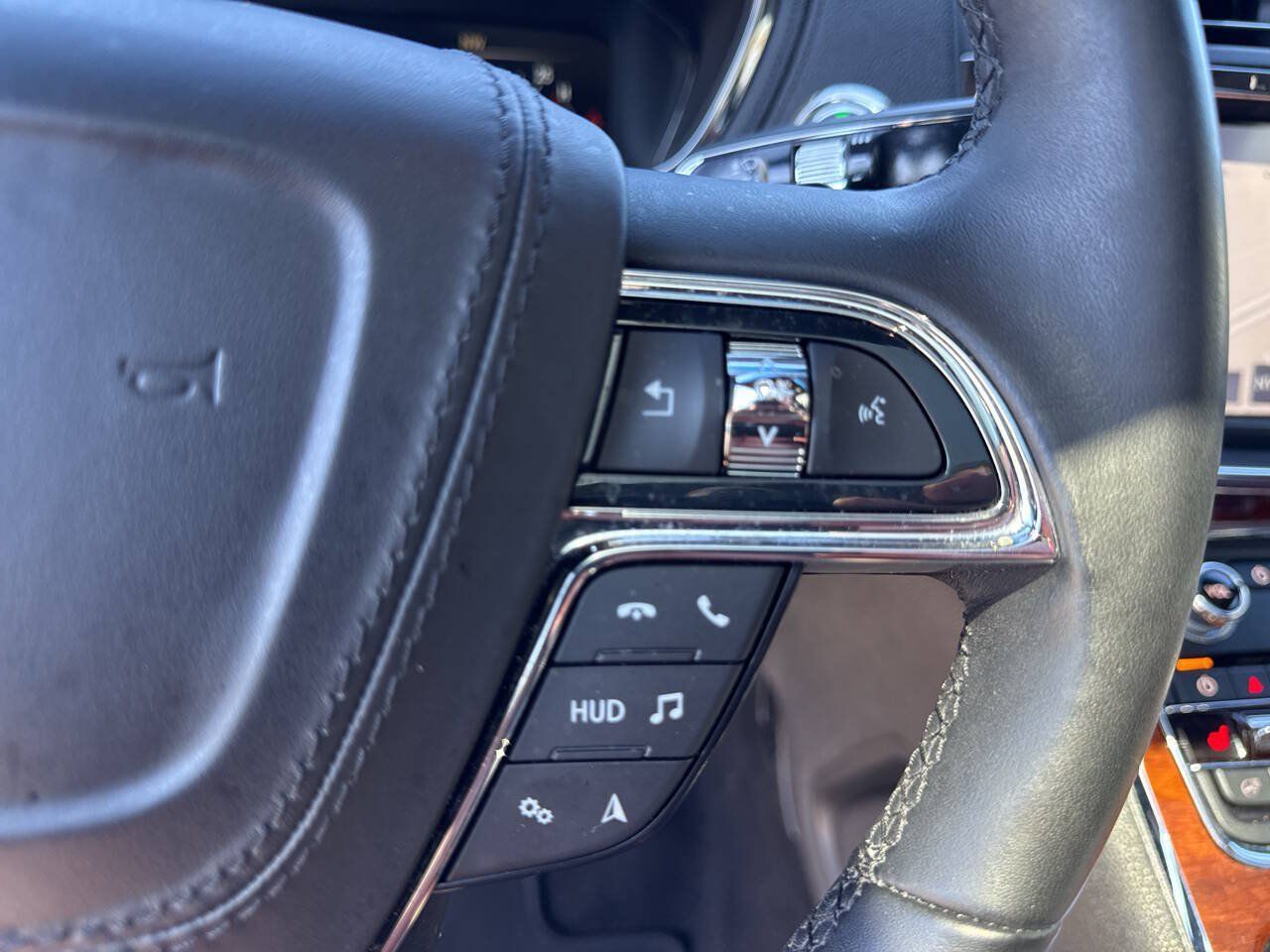 Used 2020 Lincoln Continental Reserve w/ Luxury Package AWD/4WD image 28