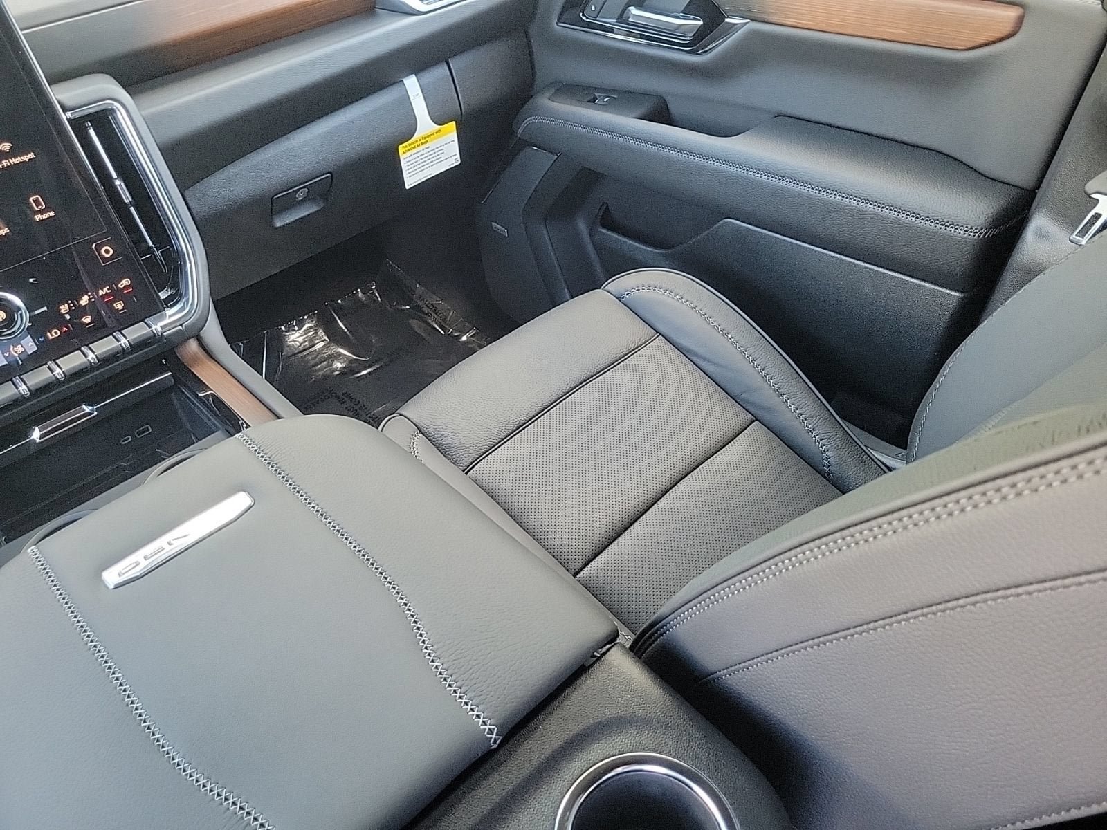 New 2026 GMC Yukon Denali RWD image 14
