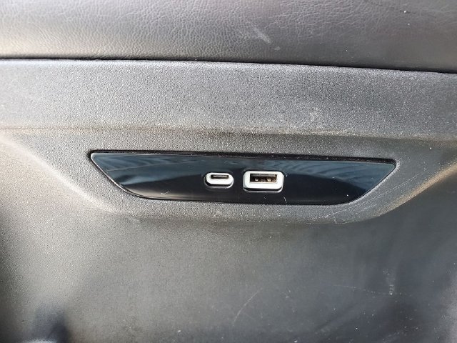 Used 2024 Chrysler Pacifica Touring-L FWD image 25
