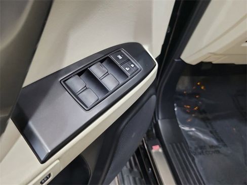 Used 2023 Lexus GX 460 Premium image 14