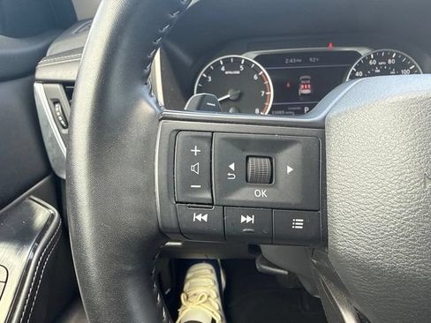 Used 2025 Nissan Rogue SV FWD image 27