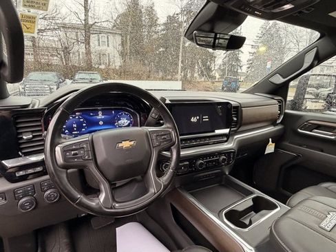 Used 2024 Chevrolet Silverado 3500 High Country w/ High Country Premium Package image 9
