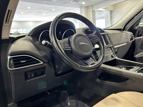 Used 2018 Jaguar F-PACE Premium AWD/4WD image 9