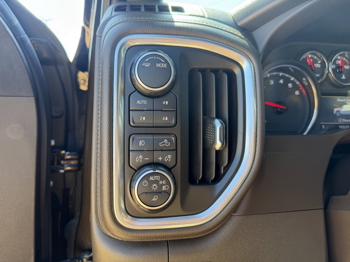 Used 2020 Chevrolet Silverado 1500 RST w/ Texas Edition AWD/4WD image 42