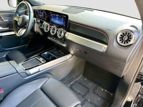 Used 2024 Mercedes-Benz GLB 250 image 30