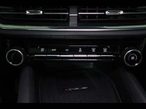 Used 2025 Chevrolet Equinox EV LT w/ Convenience Package AWD/4WD image 21