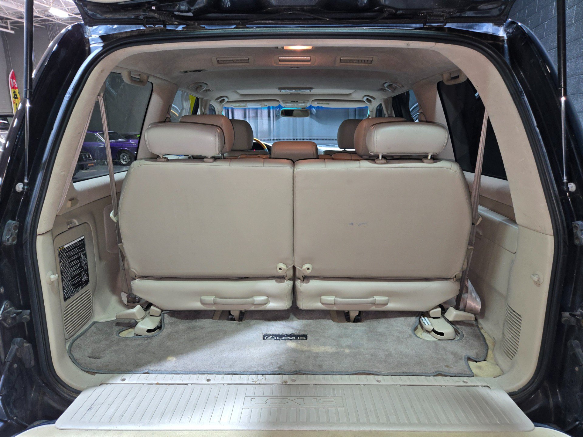 Used 2004 Lexus LX 470 4WD image 12