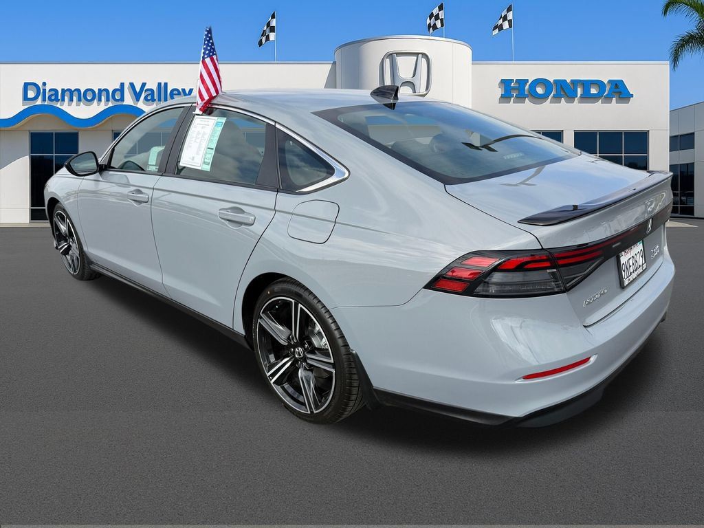 Used 2024 Honda Accord Sport image 4