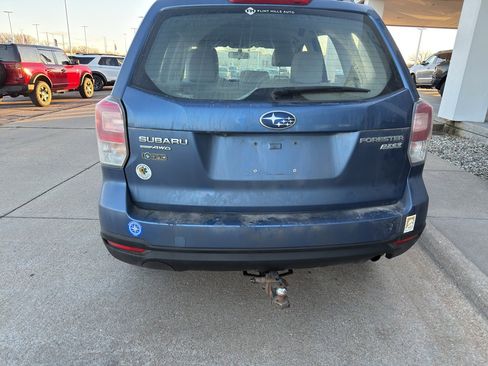 Used 2017 Subaru Forester 2.5i w/ Alloy Wheel Package image 6