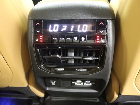 Used 2023 Jeep Grand Cherokee Summit AWD/4WD image 24