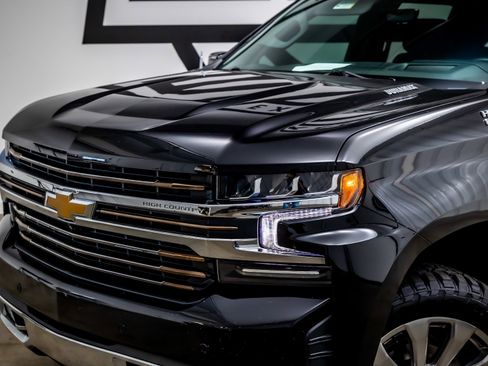 Used 2021 Chevrolet Silverado 1500 High Country w/ Technology Package image 22