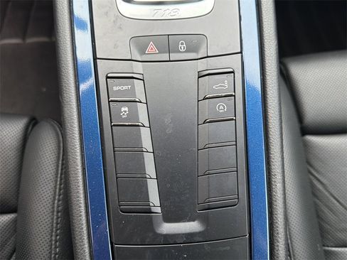 Used 2018 Porsche 718 Cayman image 24