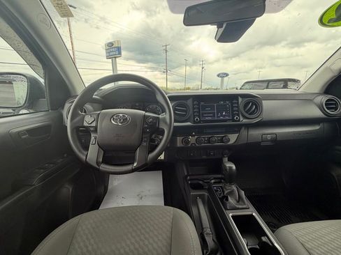 Used 2022 Toyota Tacoma SR AWD/4WD image 13