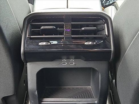 Used 2025 BMW 530i w/ Premium Package RWD image 18