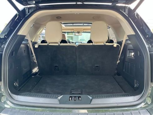Used 2022 Ford Explorer Limited w/ Equipment Group 301A AWD/4WD image 8