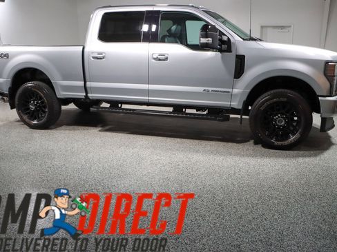 Used 2022 Ford F250 Lariat w/ Black Appearance Pkg image 6