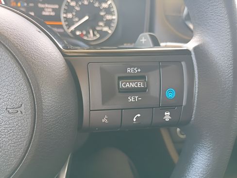 Used 2023 Nissan Rogue SV AWD/4WD image 17