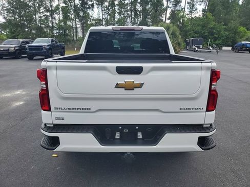 Used 2022 Chevrolet Silverado 1500 Custom w/ Safety Confidence Package AWD/4WD image 5