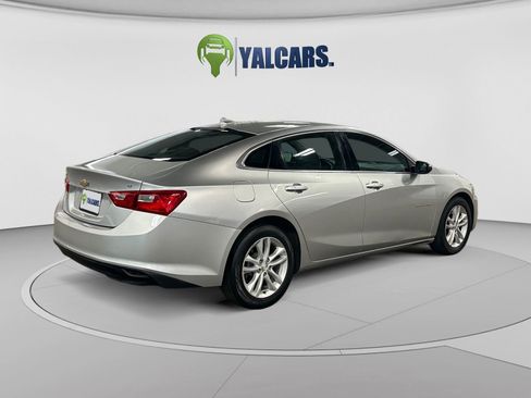 Used 2018 Chevrolet Malibu LT FWD image 5