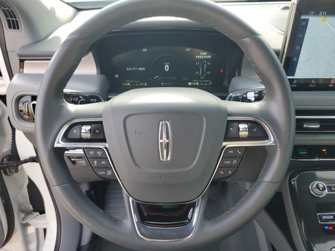 Certified 2022 Lincoln Nautilus Reserve w/ Equipment Group 202A image 14